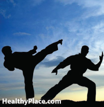 As artes marciais podem ser uma terapia de doença mental. Doença mental e artes marciais, juntas, podem ser positivas. Leia sobre como as artes marciais ajudam a doenças mentais.