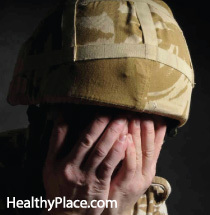 Várias doenças mentais geralmente ocorrem com TEPT de combate. Aprenda o que geralmente ocorre com o TEPT de combate e como tratar essas doenças mentais.