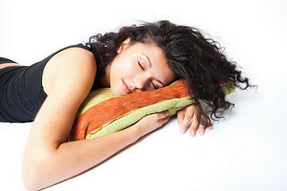 A recuperação da dificuldade de dormir dos alcoólatras está relacionada ao uso e abstinência anteriores de álcool. Saiba por que o álcool é realmente um impedimento para o sono - não um auxílio para dormir.
