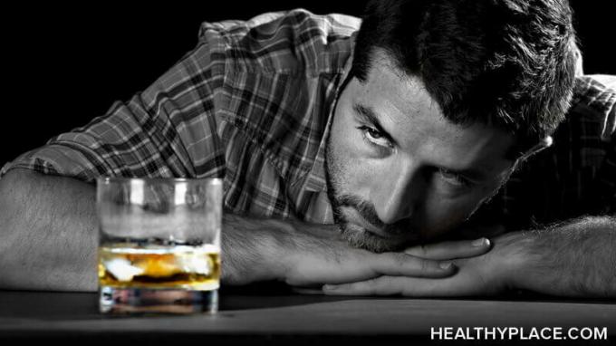 Fatores que levam a uma recaída de álcool e como evitar uma recaída no consumo de bebidas.