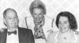 Mary Baker (centro) com R. Brinkley e Adele Smithers em 1992