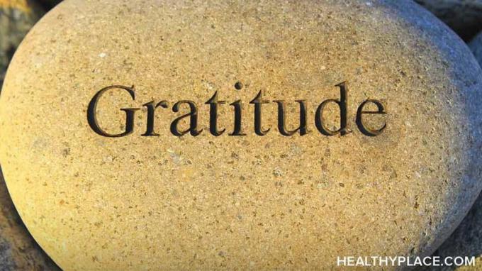 Como você traz um sentimento de gratidão e gratidão à sua vida para aumentar a felicidade? Aqui está uma lista de 6 maneiras de ativar gratidão e gratidão.